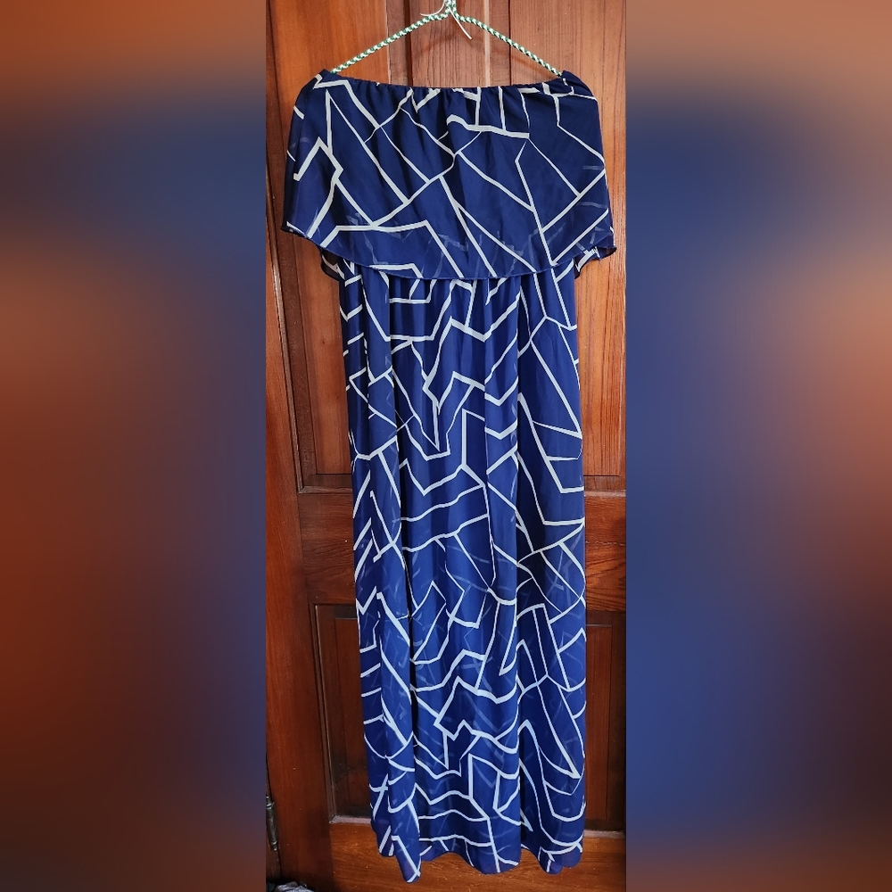 Necessary Clothing Maxi Dress Medium